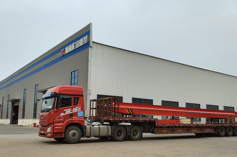 電動(dòng)單梁起重機(jī)3臺(tái) LD5t—16.8m LD3t—16.5m /2臺(tái) 制作完成，發(fā)往江西南昌交付客戶使用。